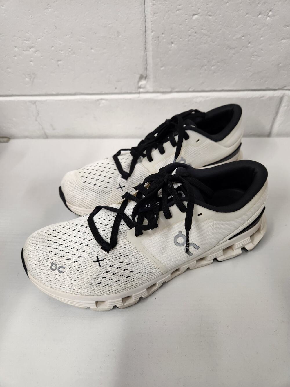 On Running Cloud X4 Women's Ivory/Black Running Training Shoes, Size 9